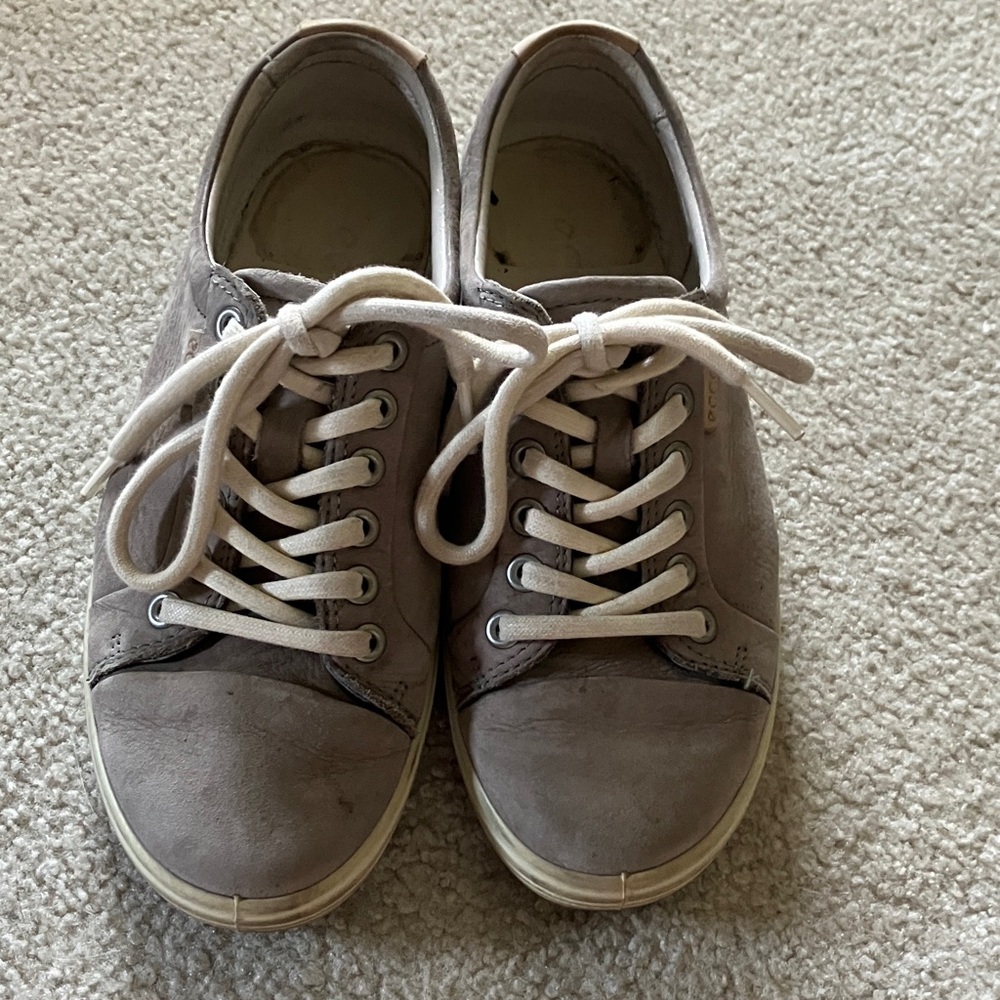 Ecco women’s Gray Lace-Up Sneakers
